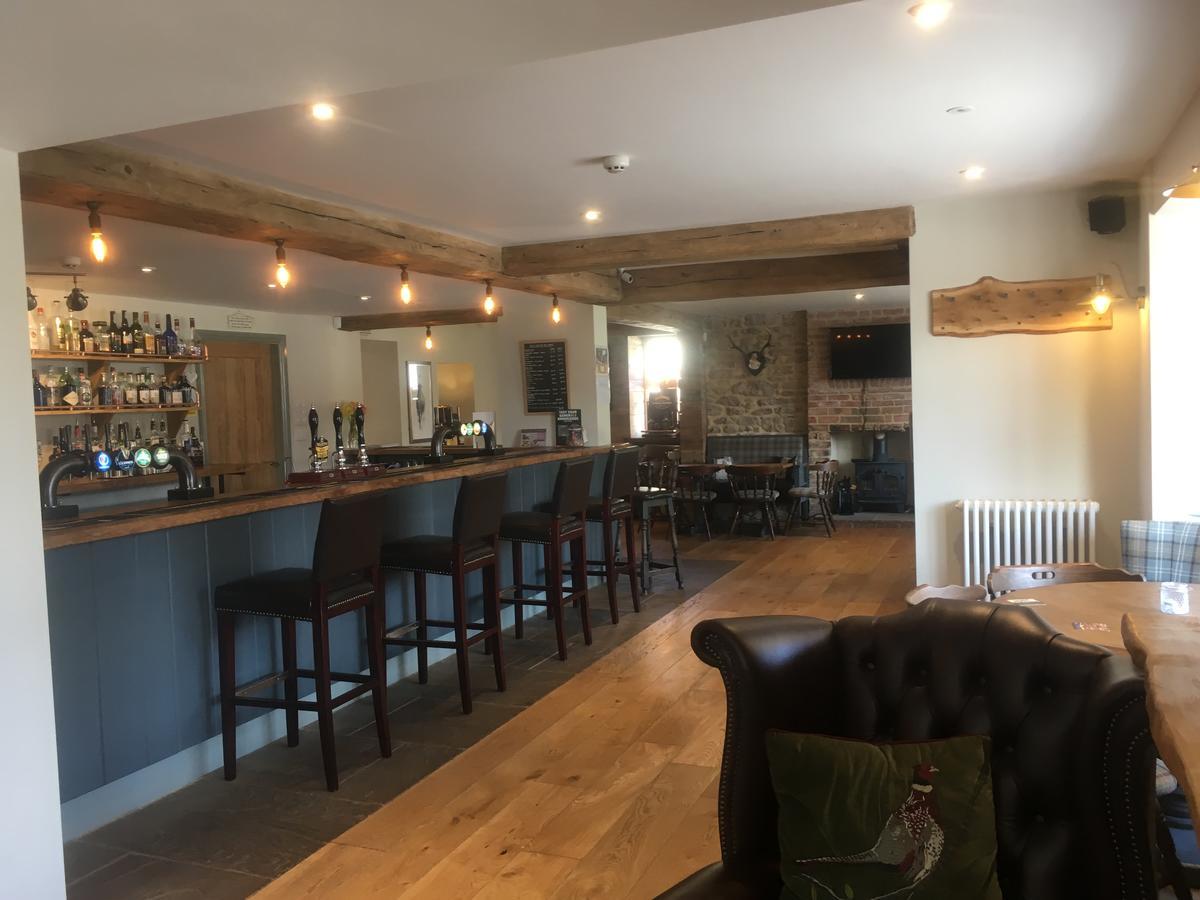 The Cayley Arms Inn Пикъринг Екстериор снимка
