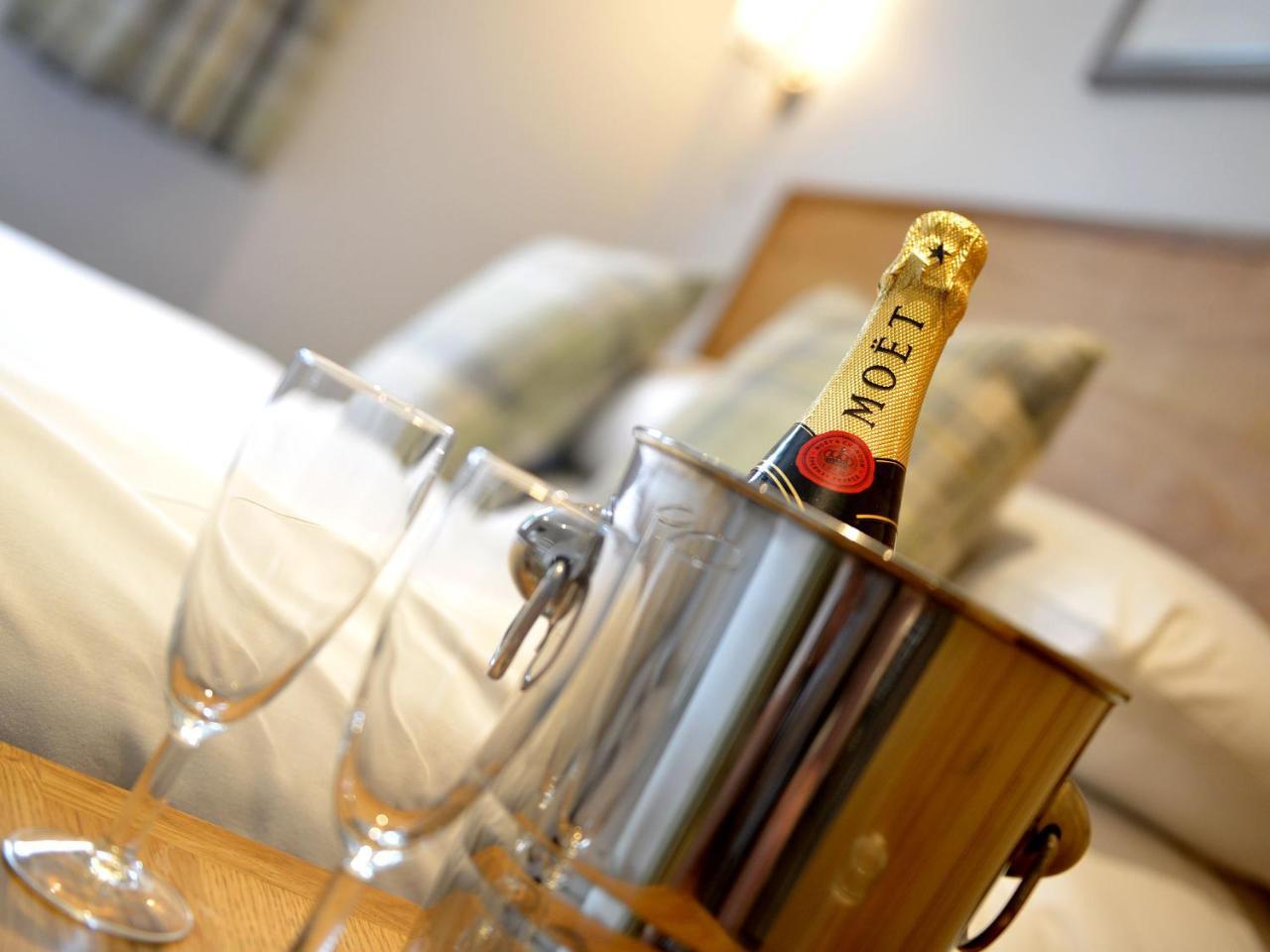 The Cayley Arms Inn Пикъринг Екстериор снимка